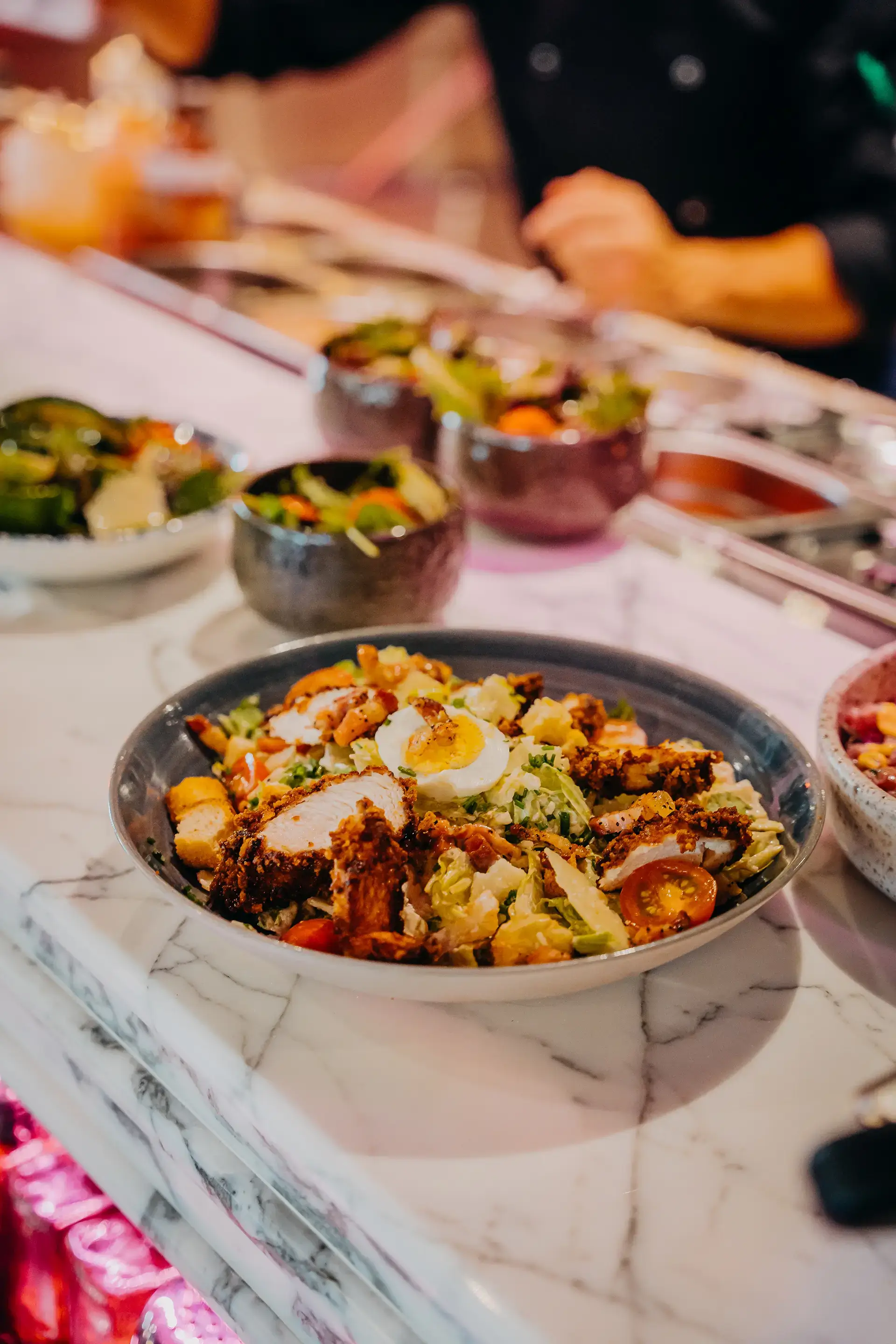 Plats disposes sur la table